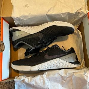 Nike Womens Metcon 3 MTLC